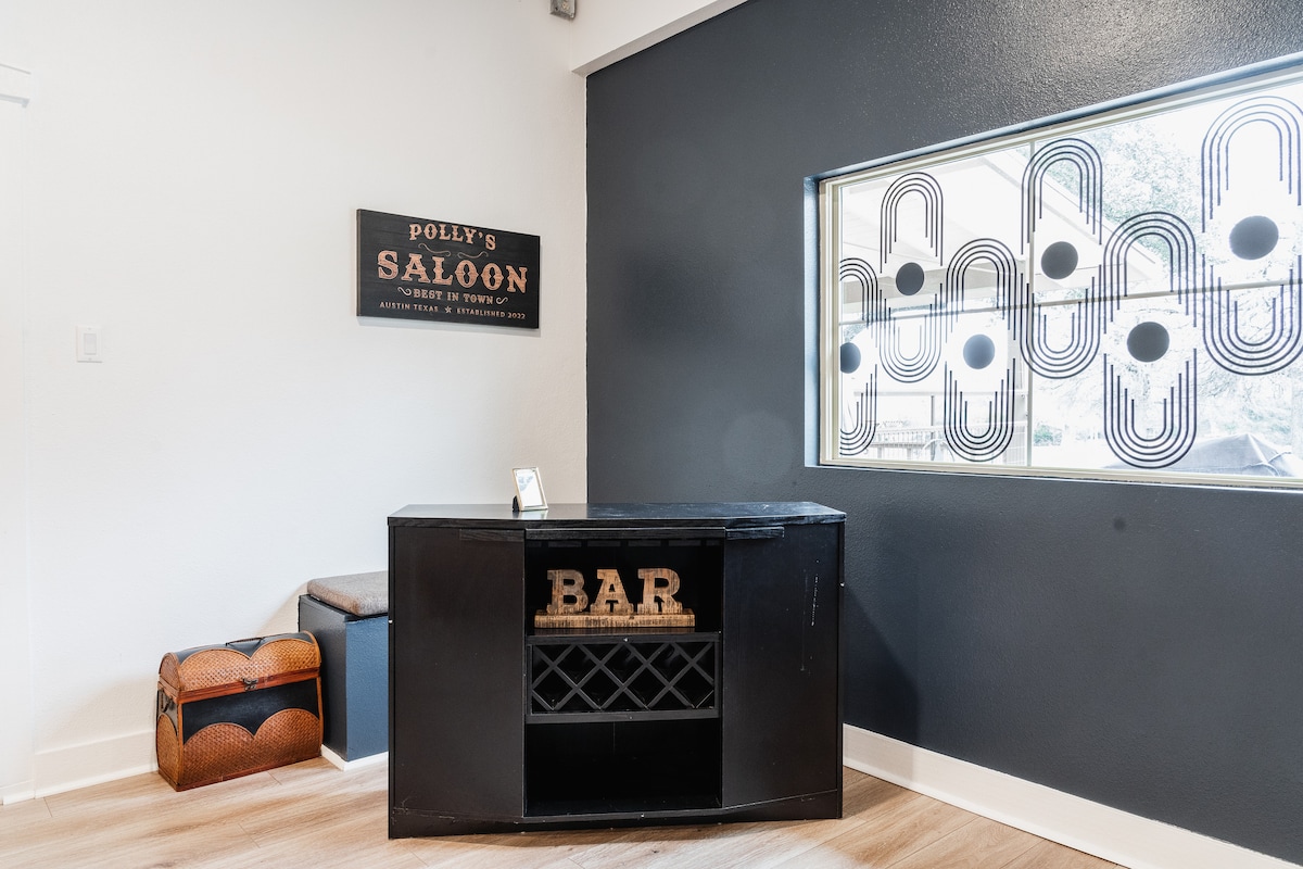 Cowboy Apartment Bar.